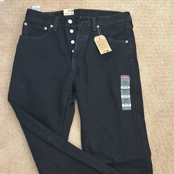NWT.  Levi 501 30x30 black jeans.  Button up.  Never been worn - Picture 4 of 5
